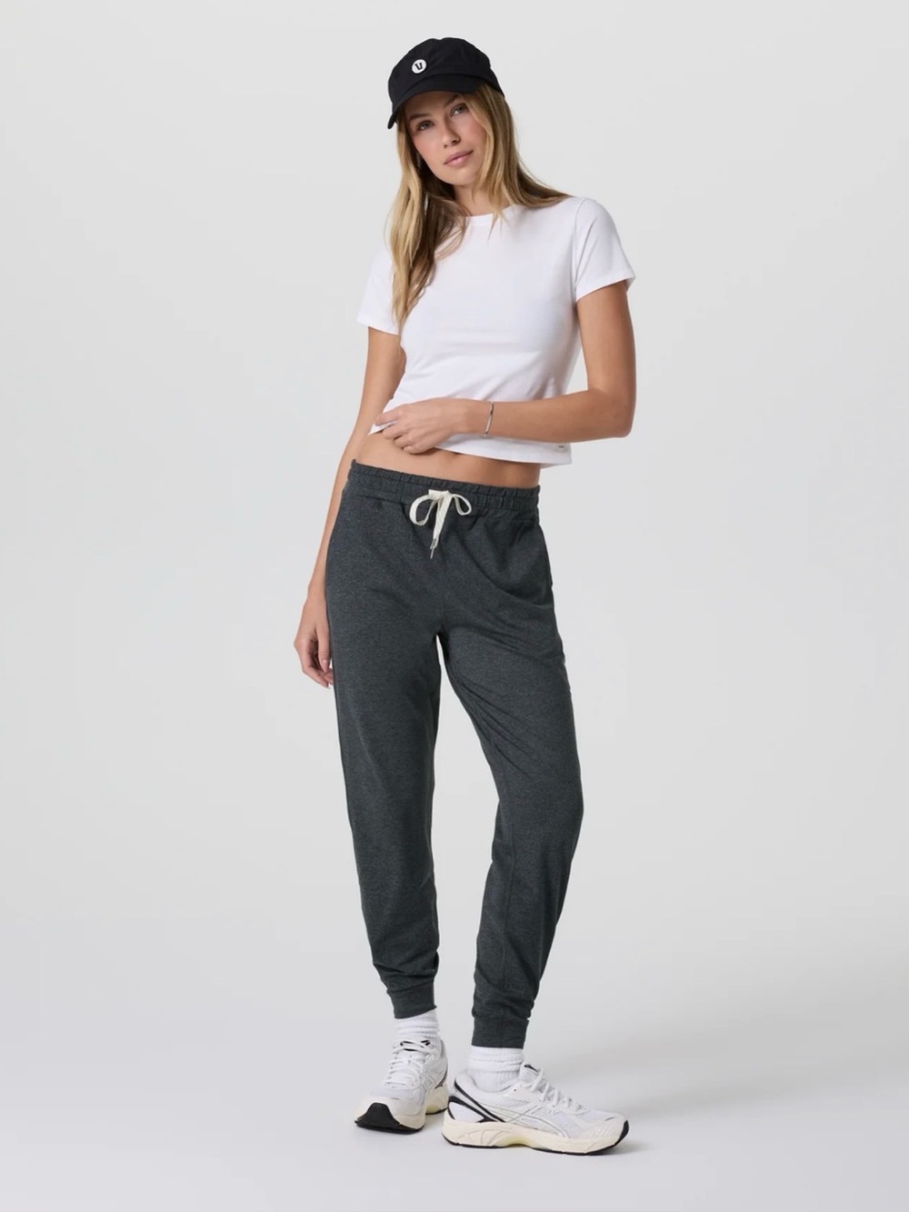 Vuori Performance Jogger - Charcoal Heather
